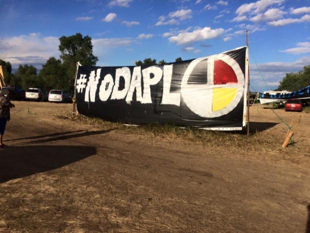 A sign saying #NoDAPL
